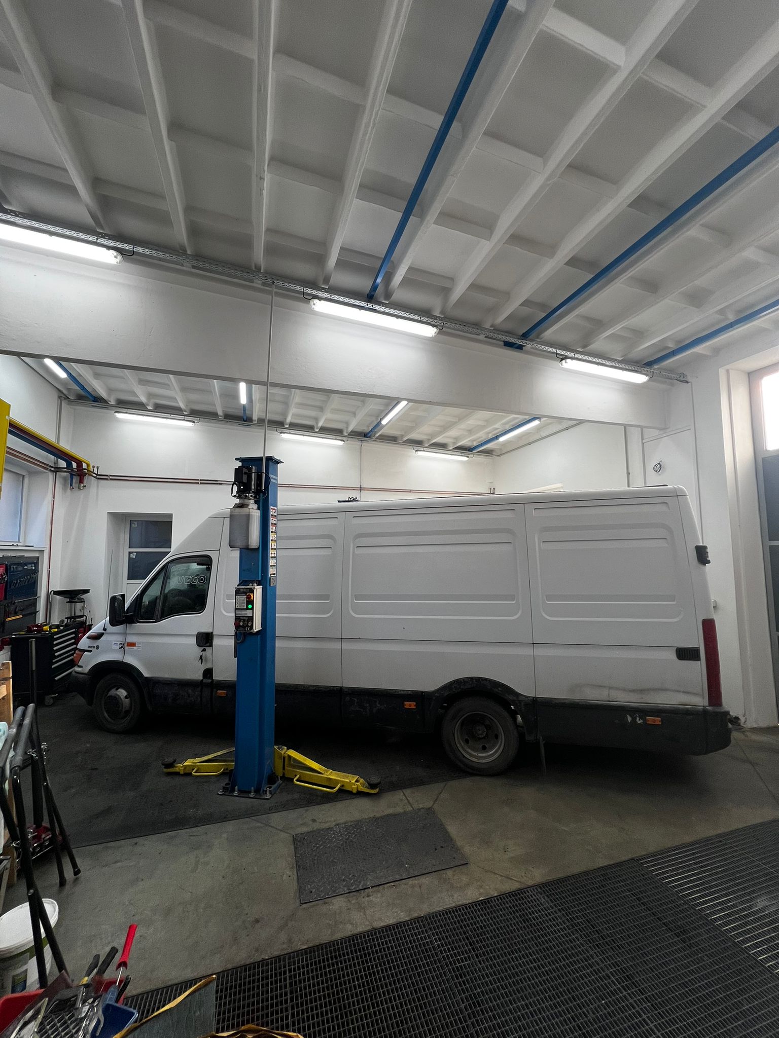 Oprava brzd a podvozku osobního automobilu v autoservisu v Rakovníku