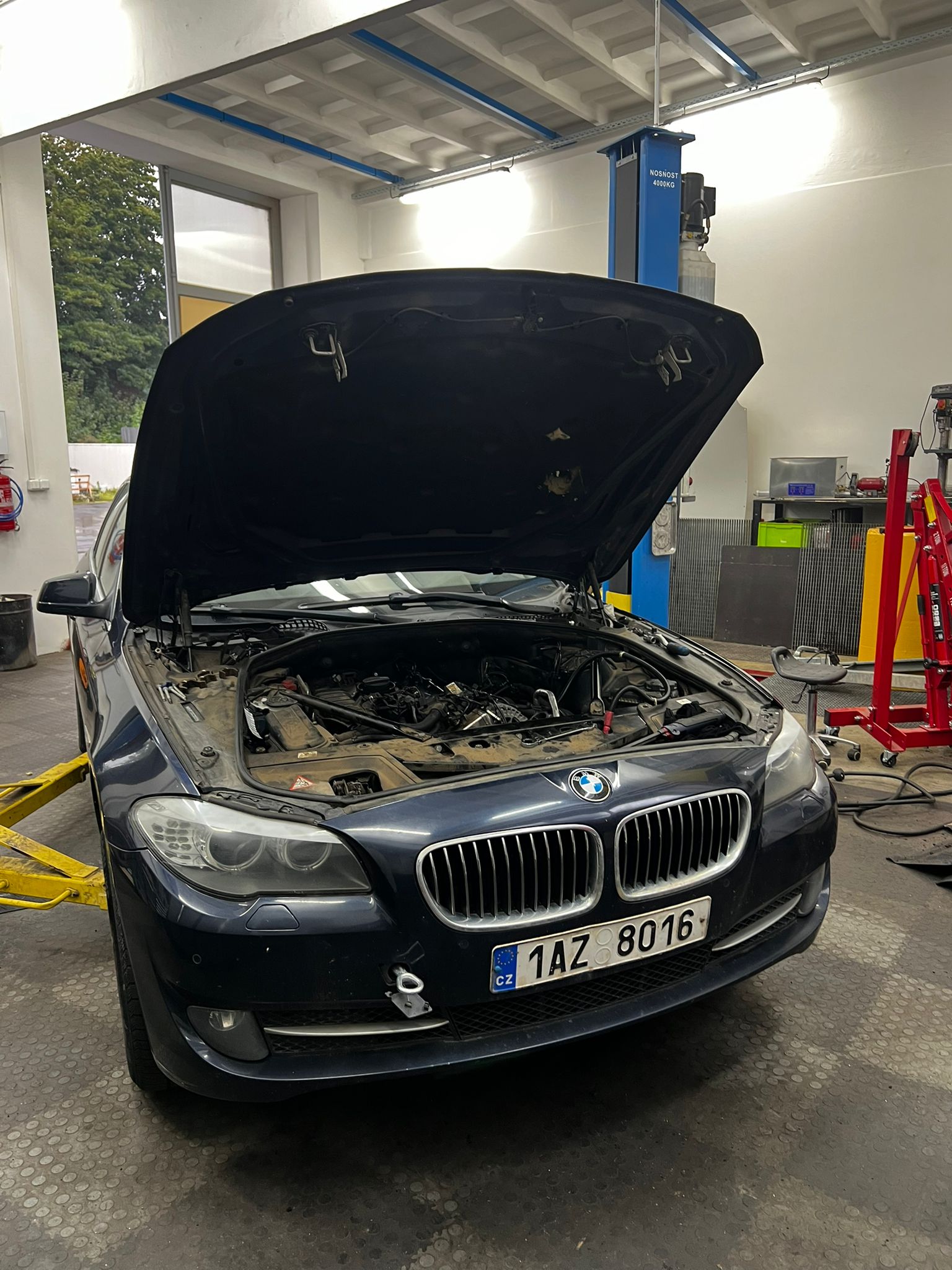 Oprava brzd a podvozku osobního automobilu v autoservisu v Rakovníku